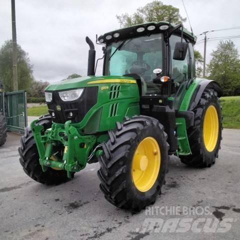 John Deere 6110 R الجرارات
