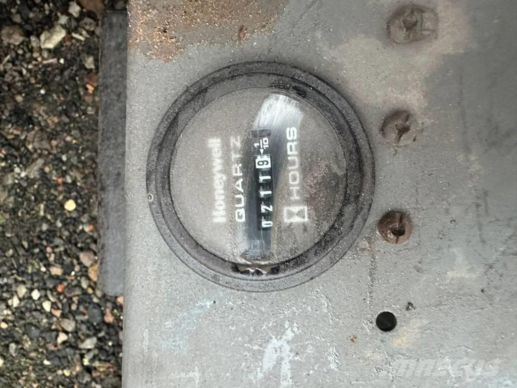 SkyJack SJ III 4626 رافعات مقصية الشكل