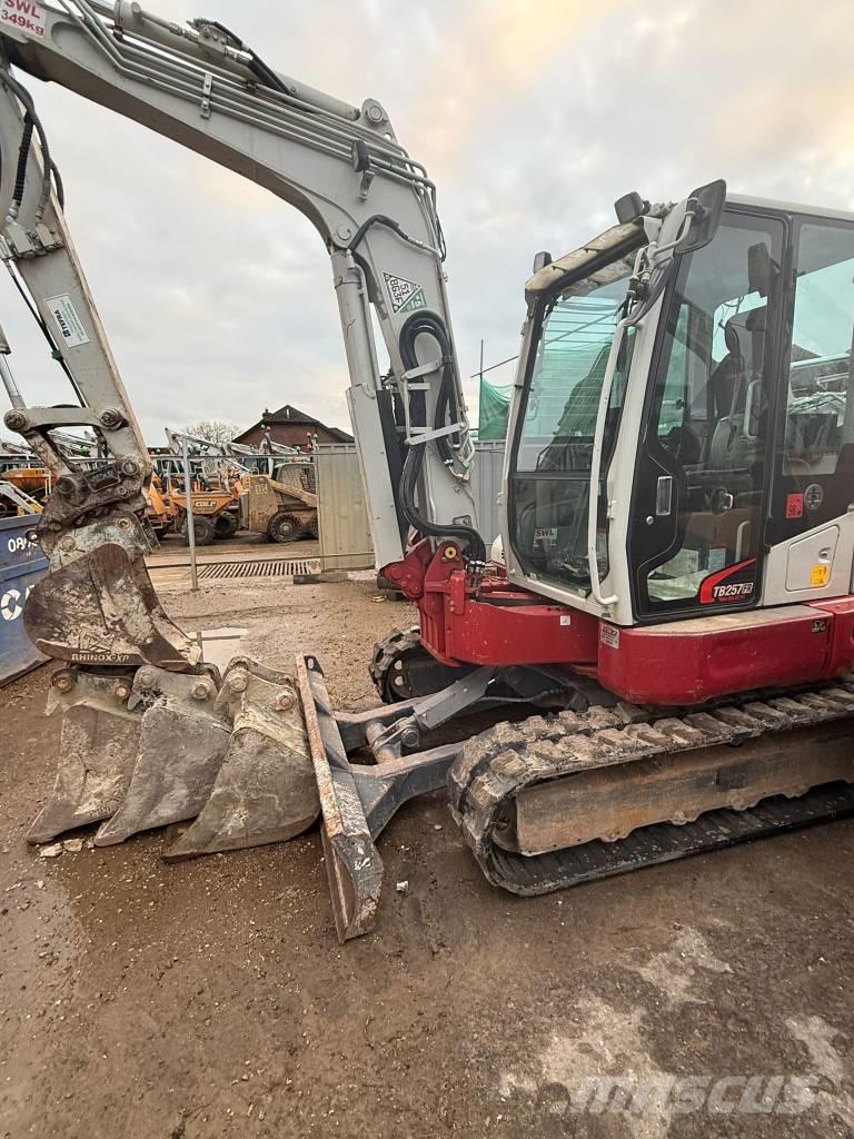 Takeuchi TB 257 FR حفارات صغيرة أقل من 7 طن (حفارات صغيرة)