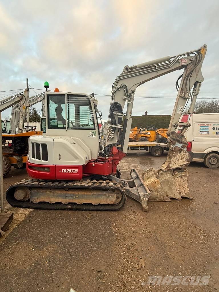 Takeuchi TB 257 FR حفارات صغيرة أقل من 7 طن (حفارات صغيرة)