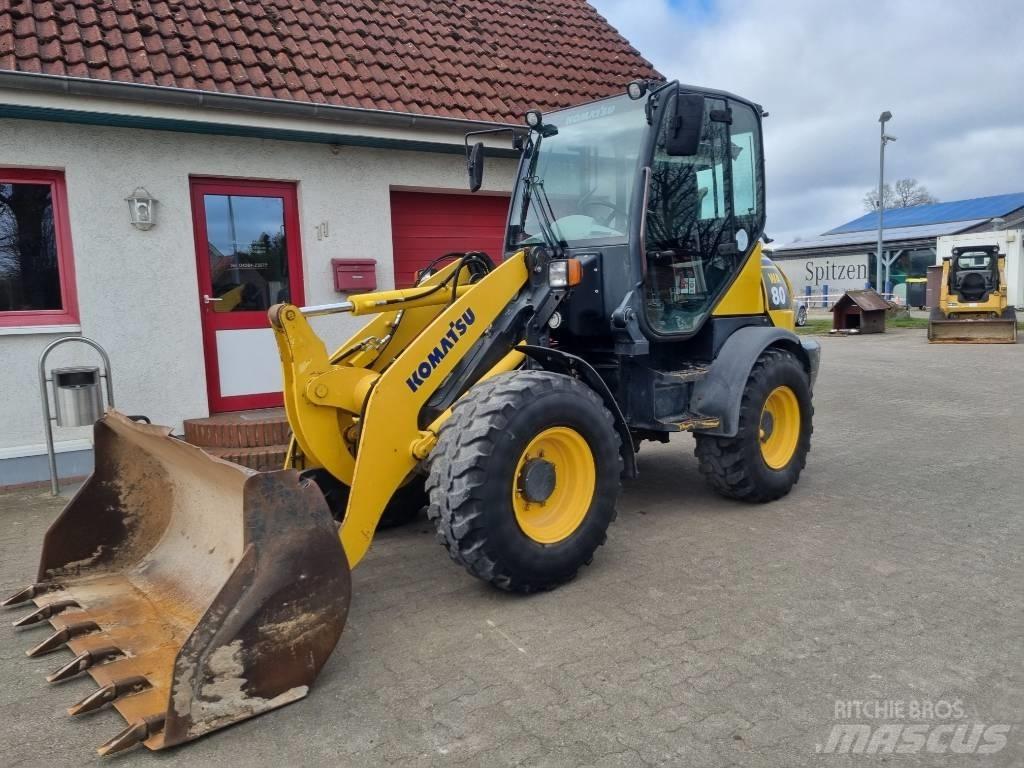 Komatsu WA 80-5 لوادر بعجل