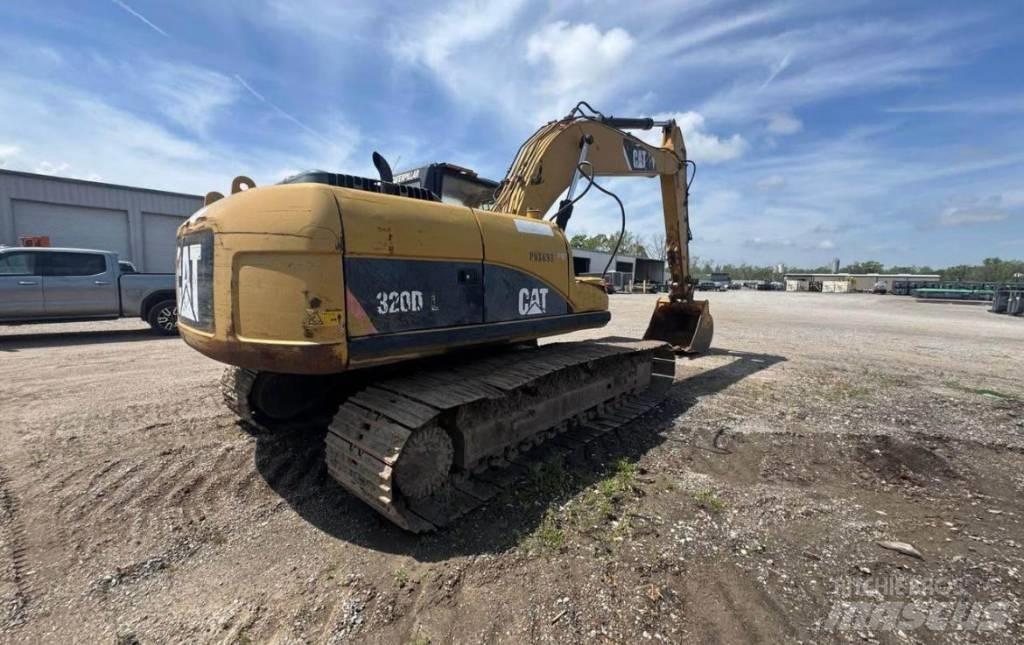 CAT 320 D حفارات زحافة