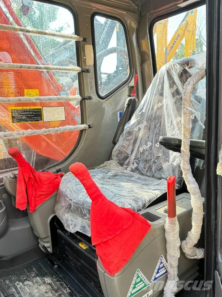 Hitachi ZX 200 حفارات زحافة