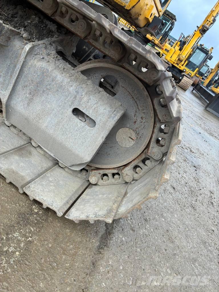 Komatsu PC138US-10 حفارات زحافة