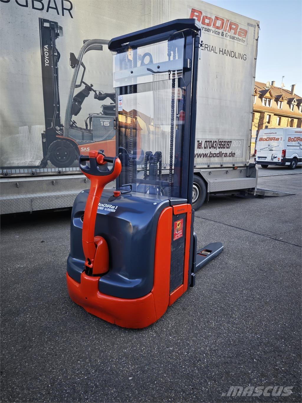 Linde L14 شاحنات مناولة ذاتية الدفع