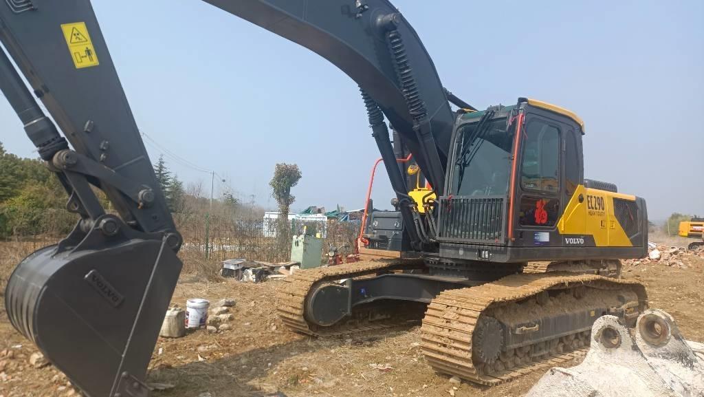 Volvo EC 290 B LC حفارات زحافة