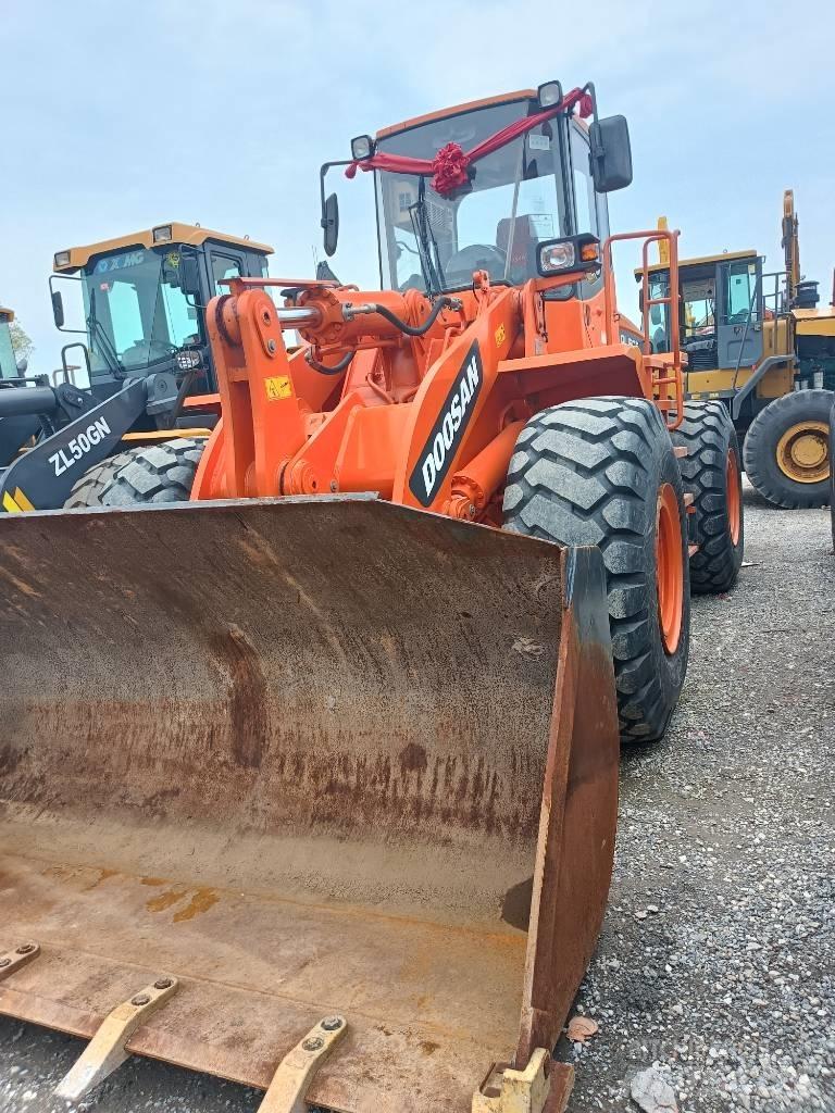 Doosan DL 505 لوادر بعجل