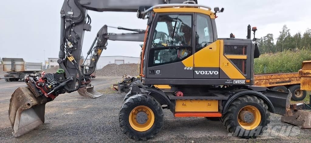 Volvo EWR 150 E حفارات بعجل