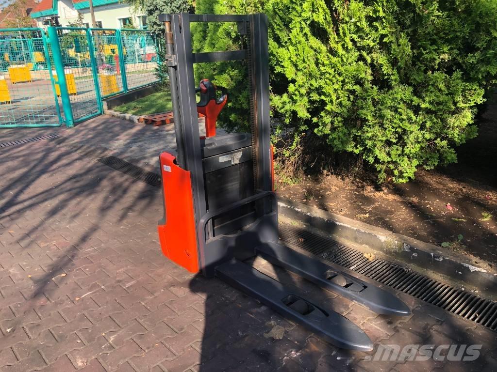 Linde L 10 B V-3234 معدات التكديس الجوالة