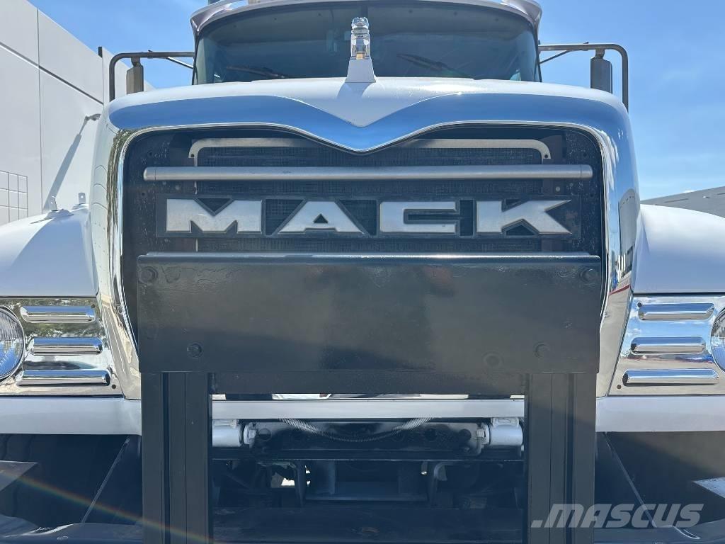 Mack CV 713 شاحنات قابلة للفك
