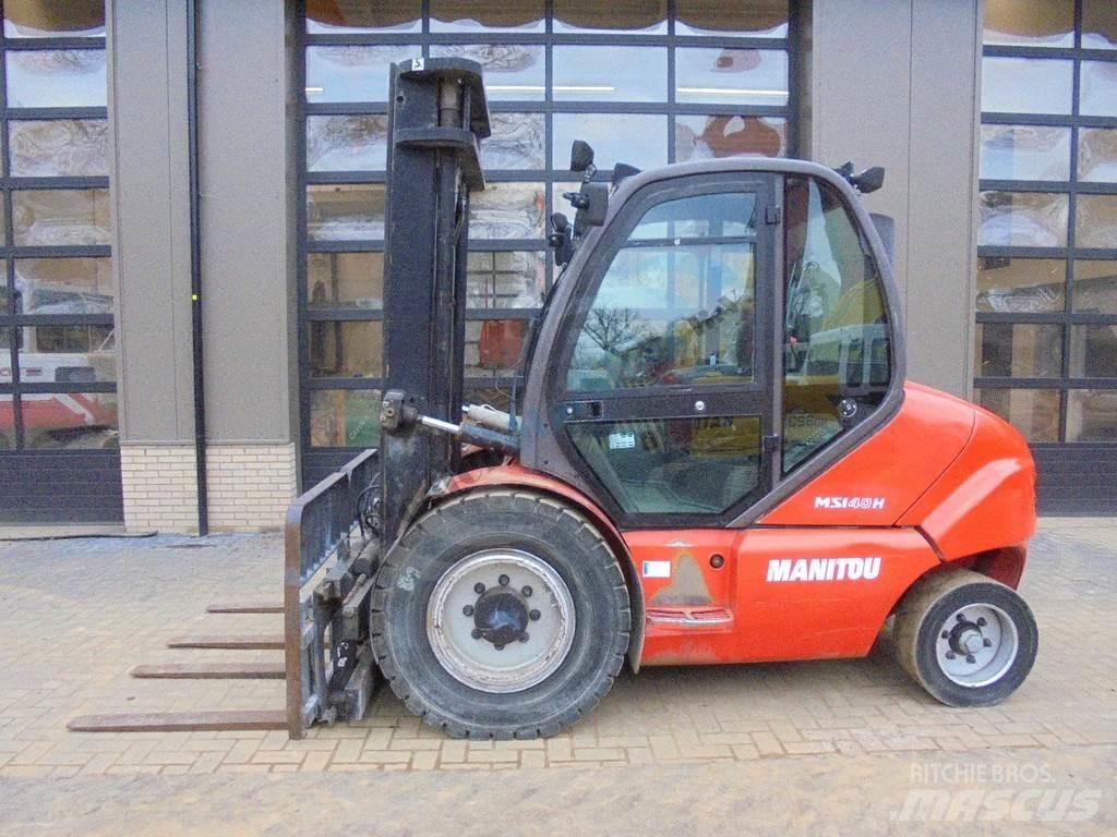 Manitou MSI 40 شاحنات الطرق الوعرة