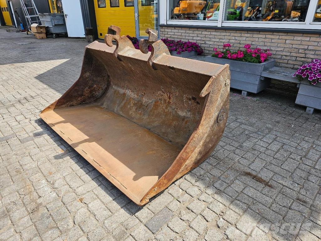 Beco Slotenbak دلاء