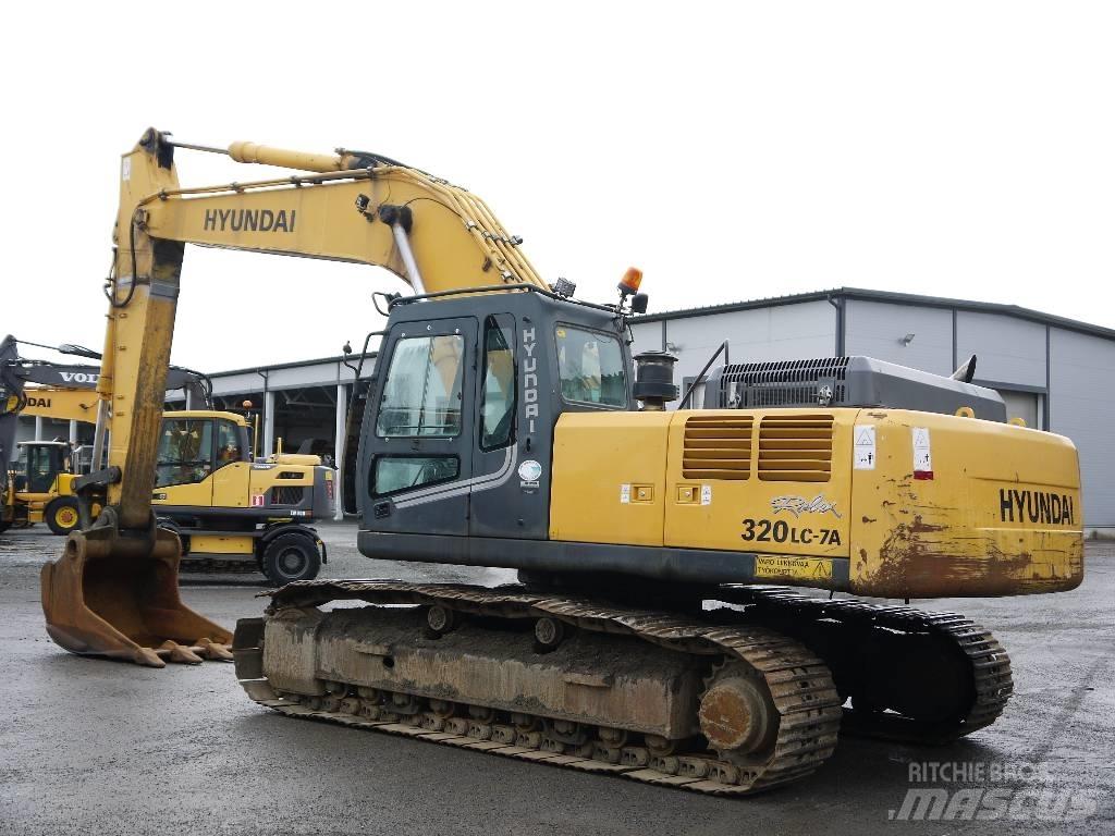 Hyundai R 320 LC-7A حفارات زحافة