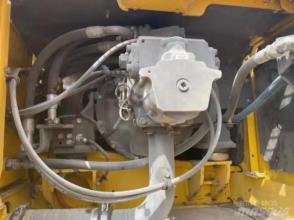 Komatsu PC 360-7 حفارات زحافة
