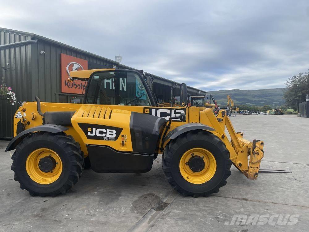 JCB 541-70 مناولات متداخلة