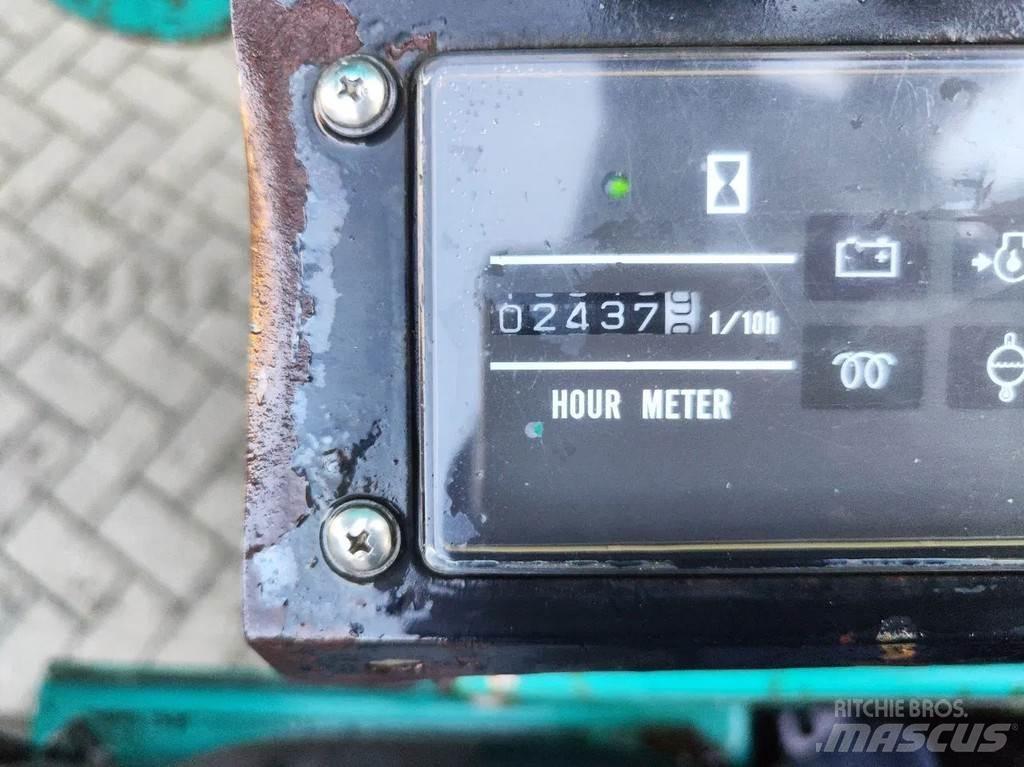 Maeda MC 305 رافعات صغيرة