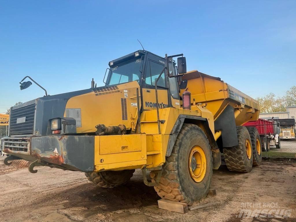 Komatsu HM 400-2 ساحبات مفصلية