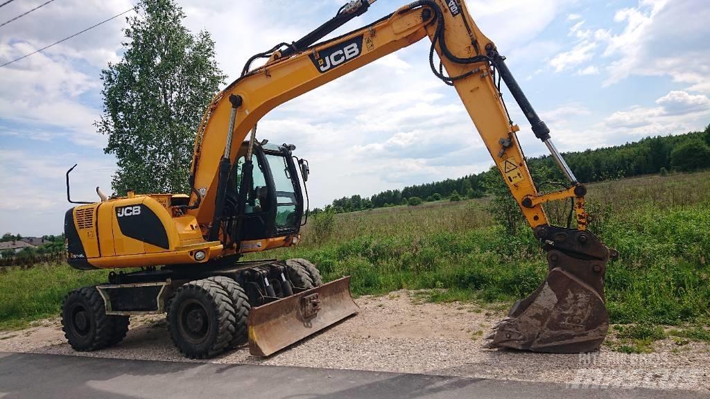 JCB JS 145 W حفارات بعجل