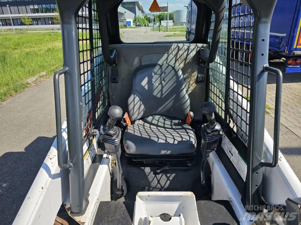 Bobcat S 130 لوادر انزلاقية التوجيه