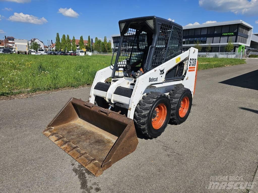 Bobcat S 130 لوادر انزلاقية التوجيه