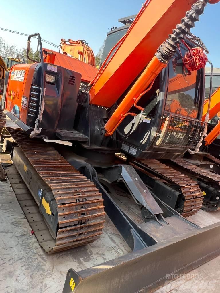 Hitachi ZX70 حفارات وسط 7 طن - 12 طن