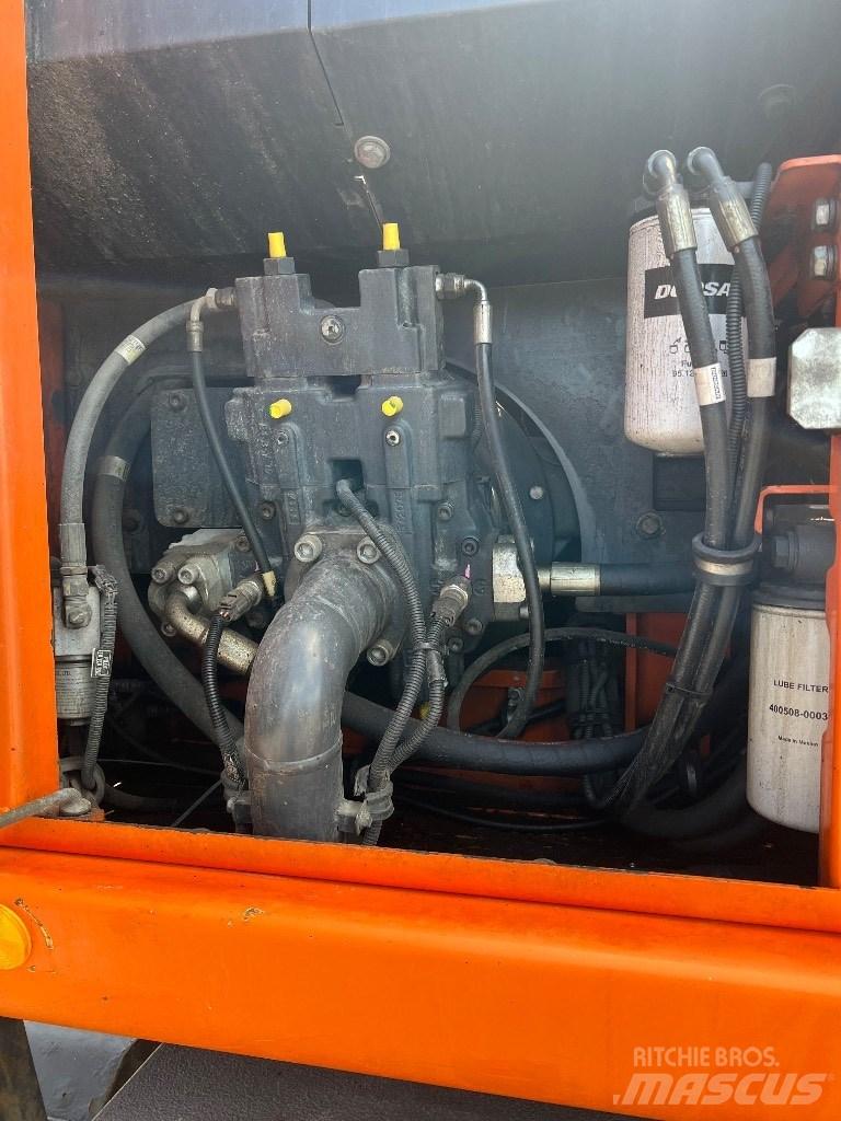 Doosan DX 160 W-3 حفارات بعجل