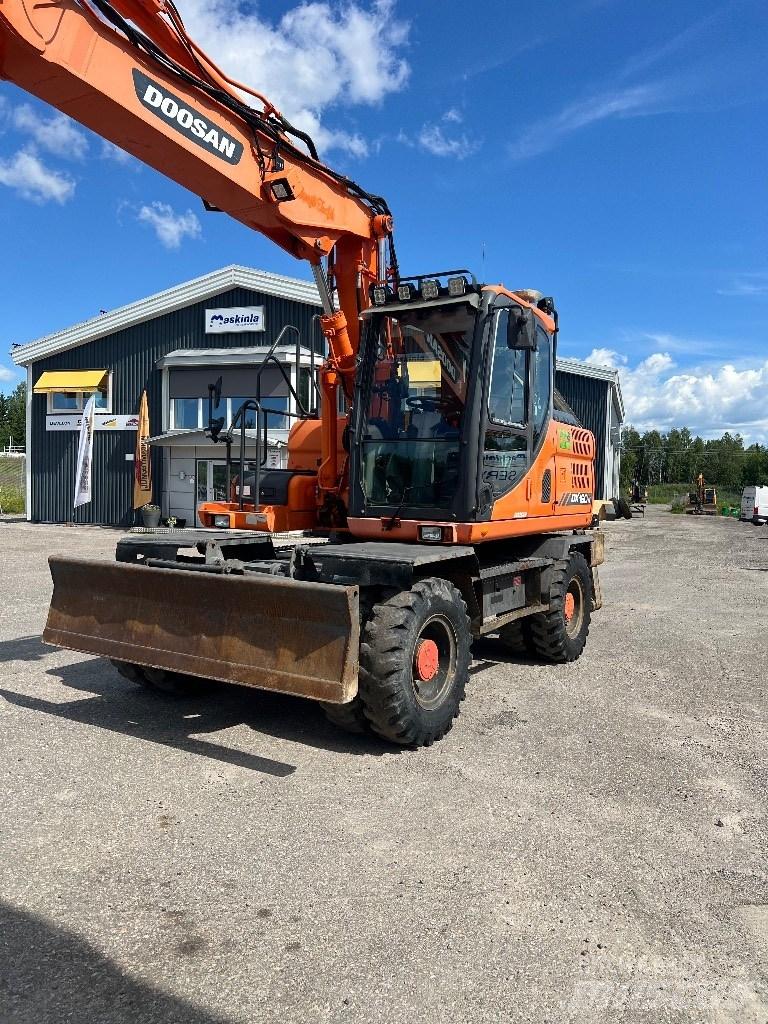 Doosan DX 160 W-3 حفارات بعجل