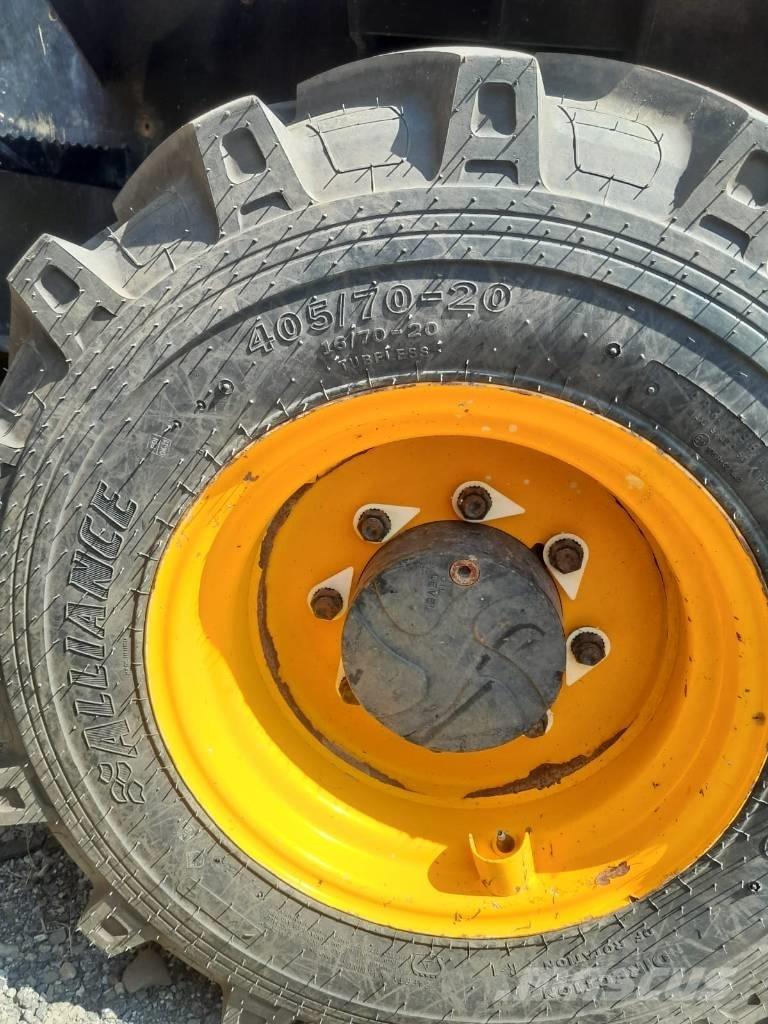 JCB 6 ST ساحبات مفصلية