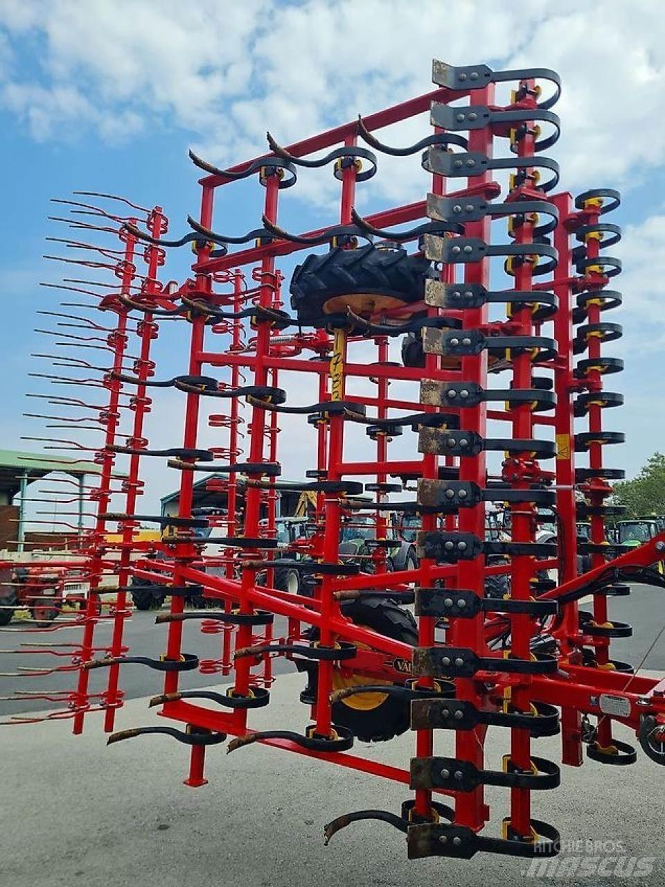 Väderstad NZM 600 مثاقيب مدمجة