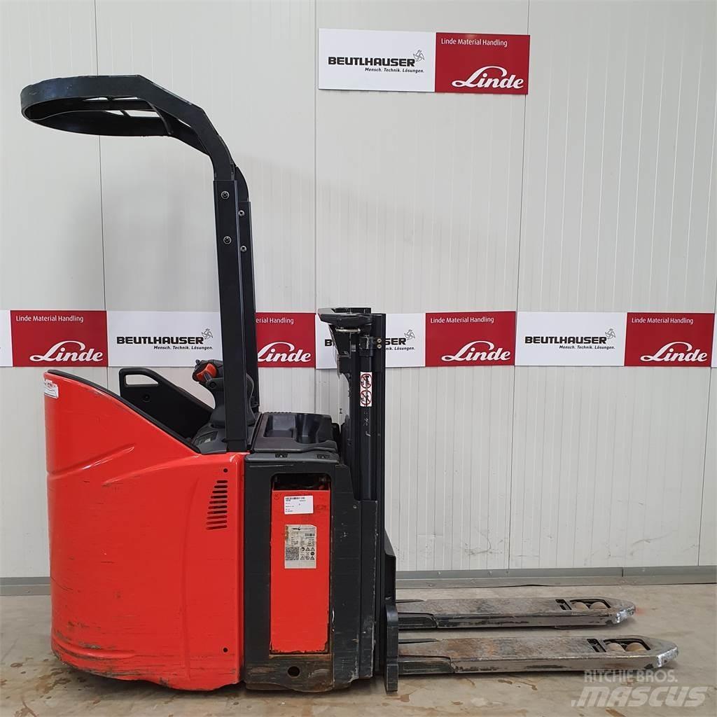 Linde D12SP معدات التكديس الجوالة