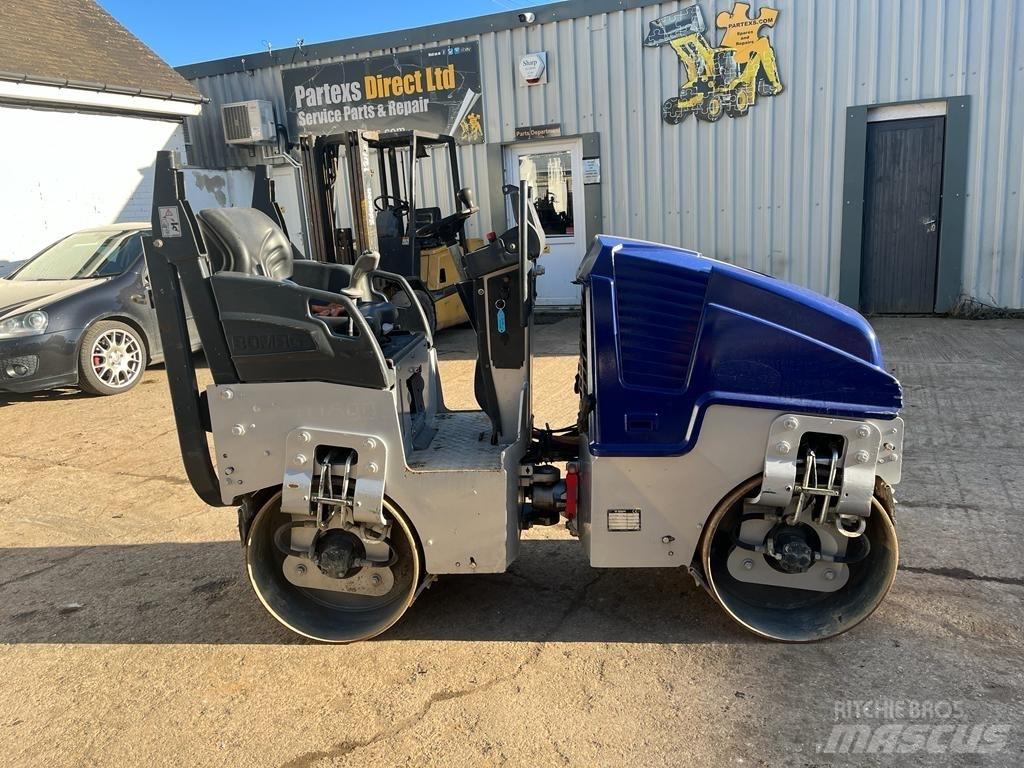 Bomag BW 80 AD-5 مداحل ثنائية الاسطوانة
