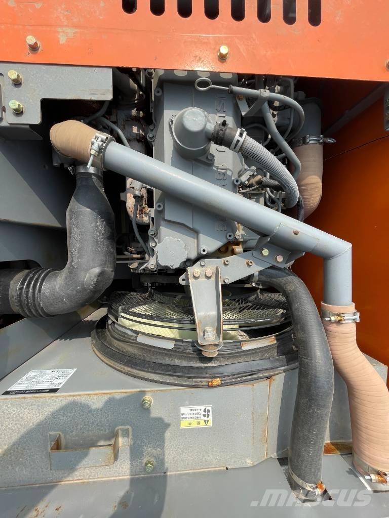 Hitachi Zaxis 200 LC حفارات زحافة