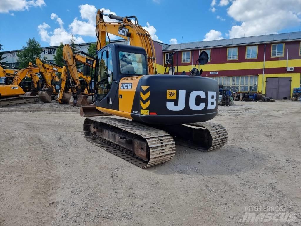 JCB JS 130 LC حفارات زحافة