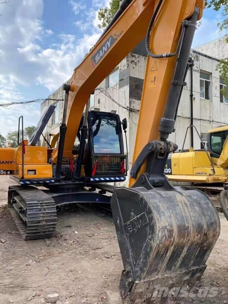 Sany SY 135 C حفارات زحافة