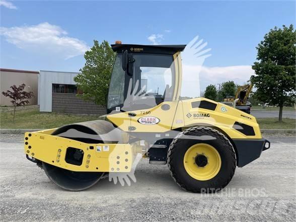 Bomag BW177D-5 مداحل أحادية الأسطوانة