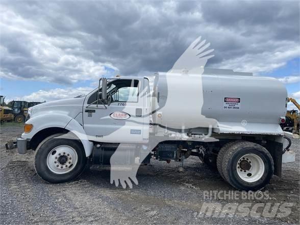 Ford F750 XL صهاريج مياه