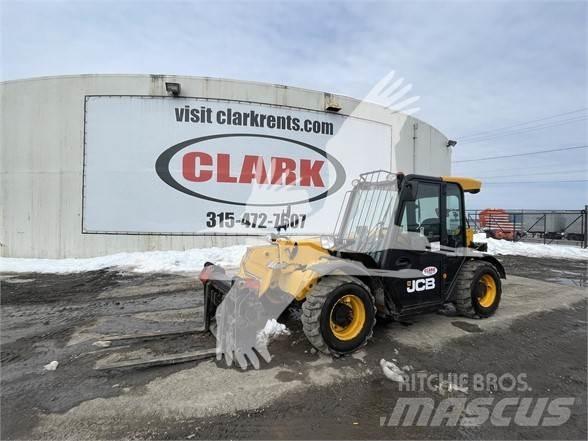 JCB 525-60 مناولات متداخلة