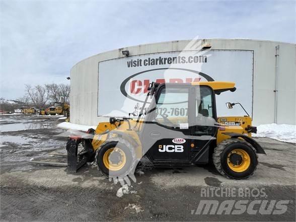 JCB 525-60 مناولات متداخلة