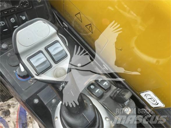 JCB 525-60 مناولات متداخلة