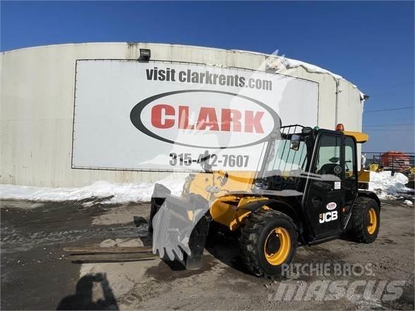 JCB 525-60 مناولات متداخلة