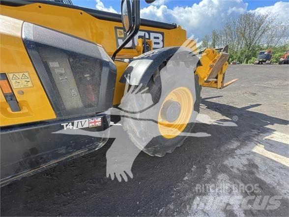 JCB 540-140 مناولات متداخلة