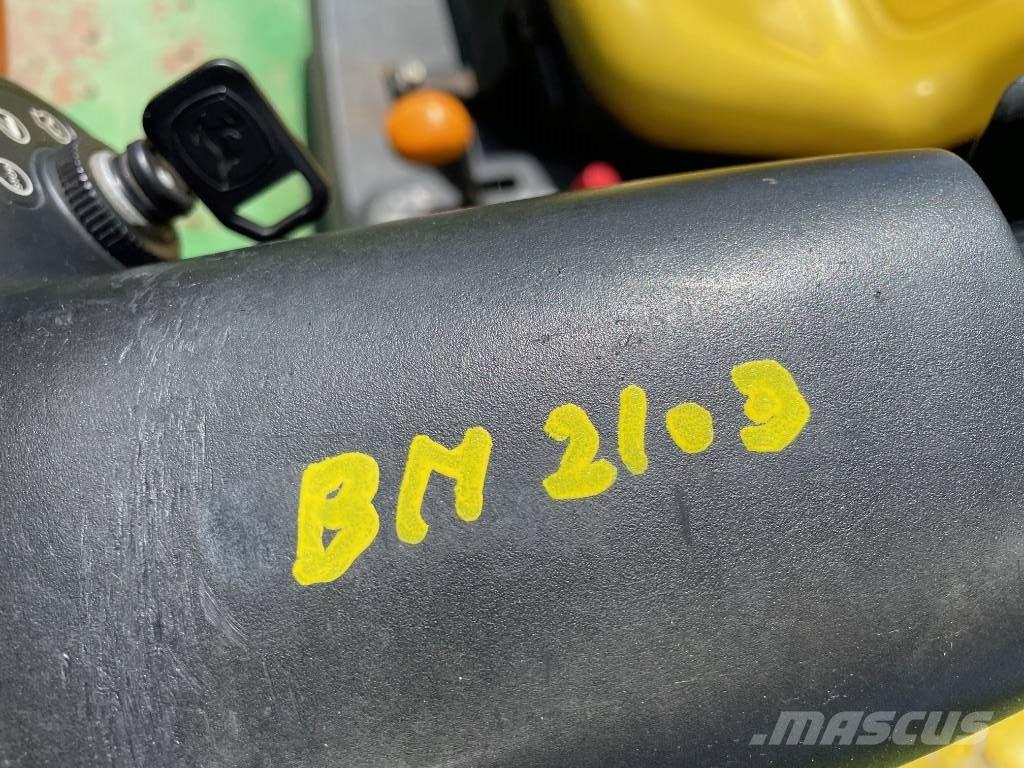 John Deere Gator CX عربات الجولف