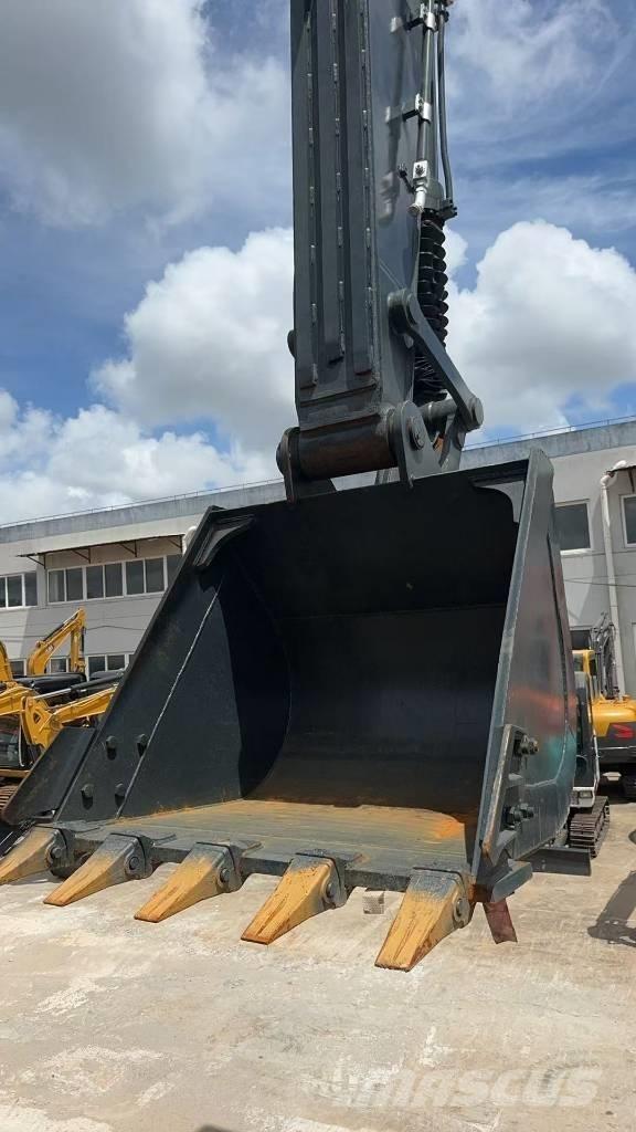 Hyundai r220lc-9s حفارات وسط 7 طن - 12 طن