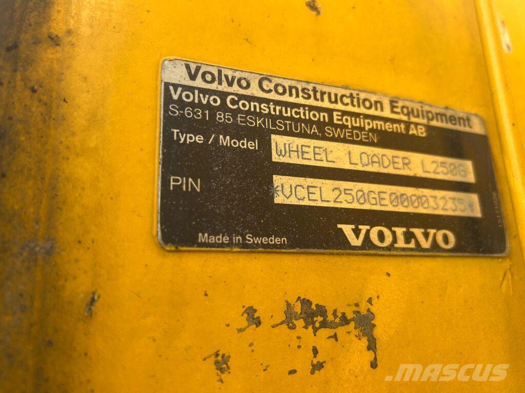 Volvo L250G لوادر بعجل