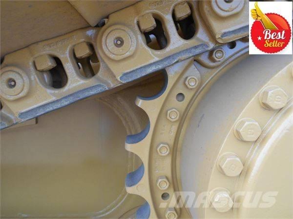 CAT D 7 H بلدوزرات مجنزرة