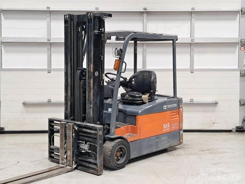 Toyota 7FBEF20 شاحنات ذات رافعات شوكية تعمل بالكهرباء