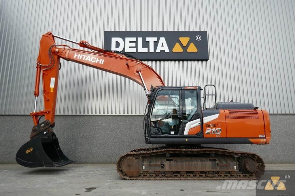 Hitachi ZX210LC-7 حفارات زحافة