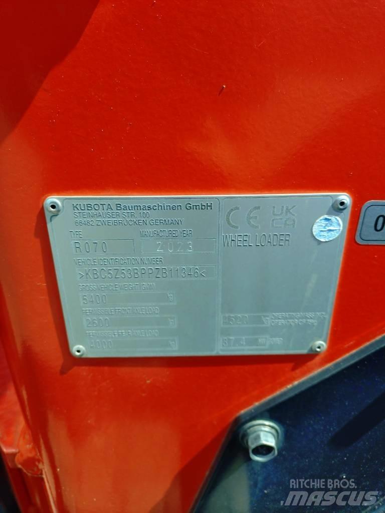 Kubota R 070 لوادر بعجل