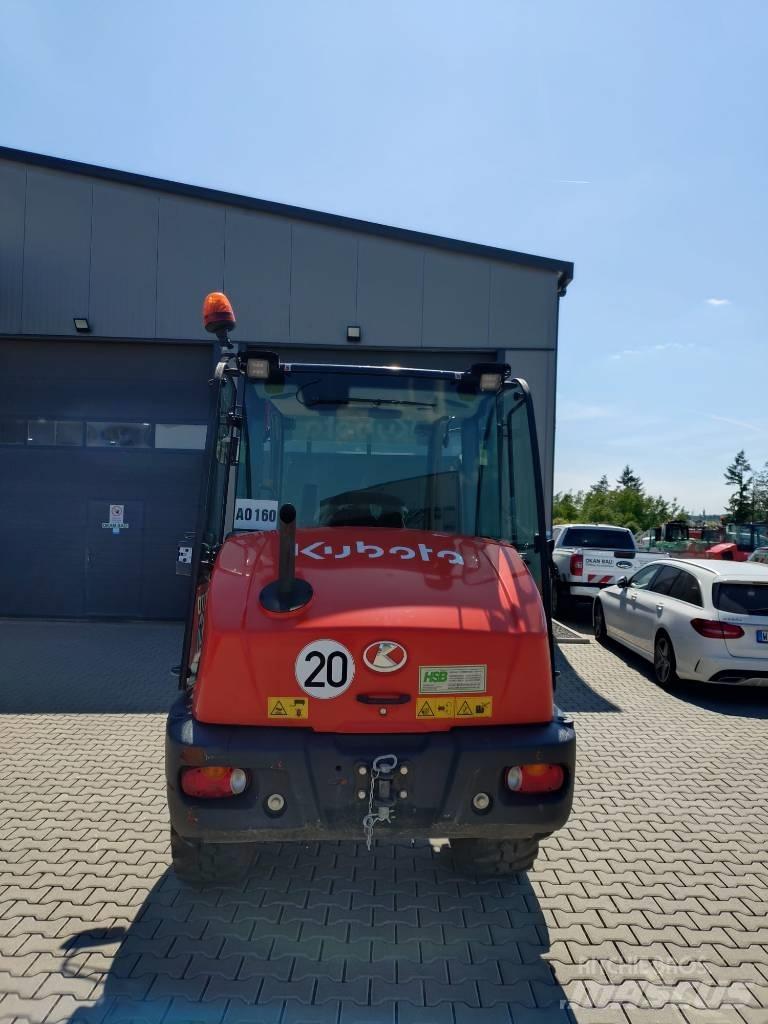 Kubota R 070 لوادر بعجل