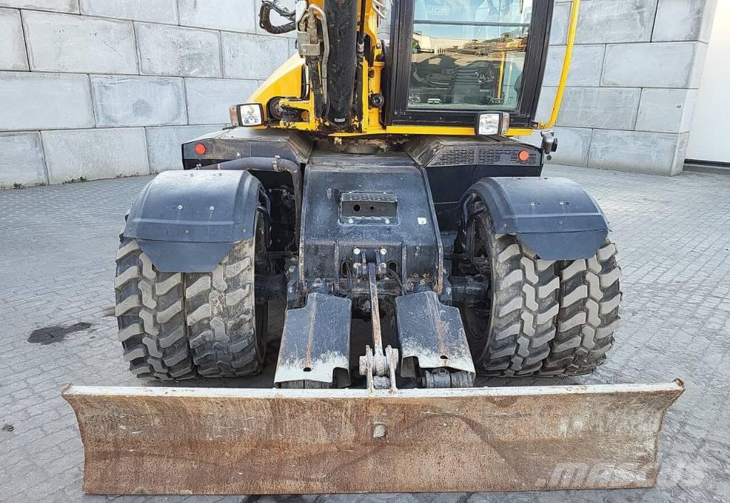JCB HD110W T4F حفارات بعجل